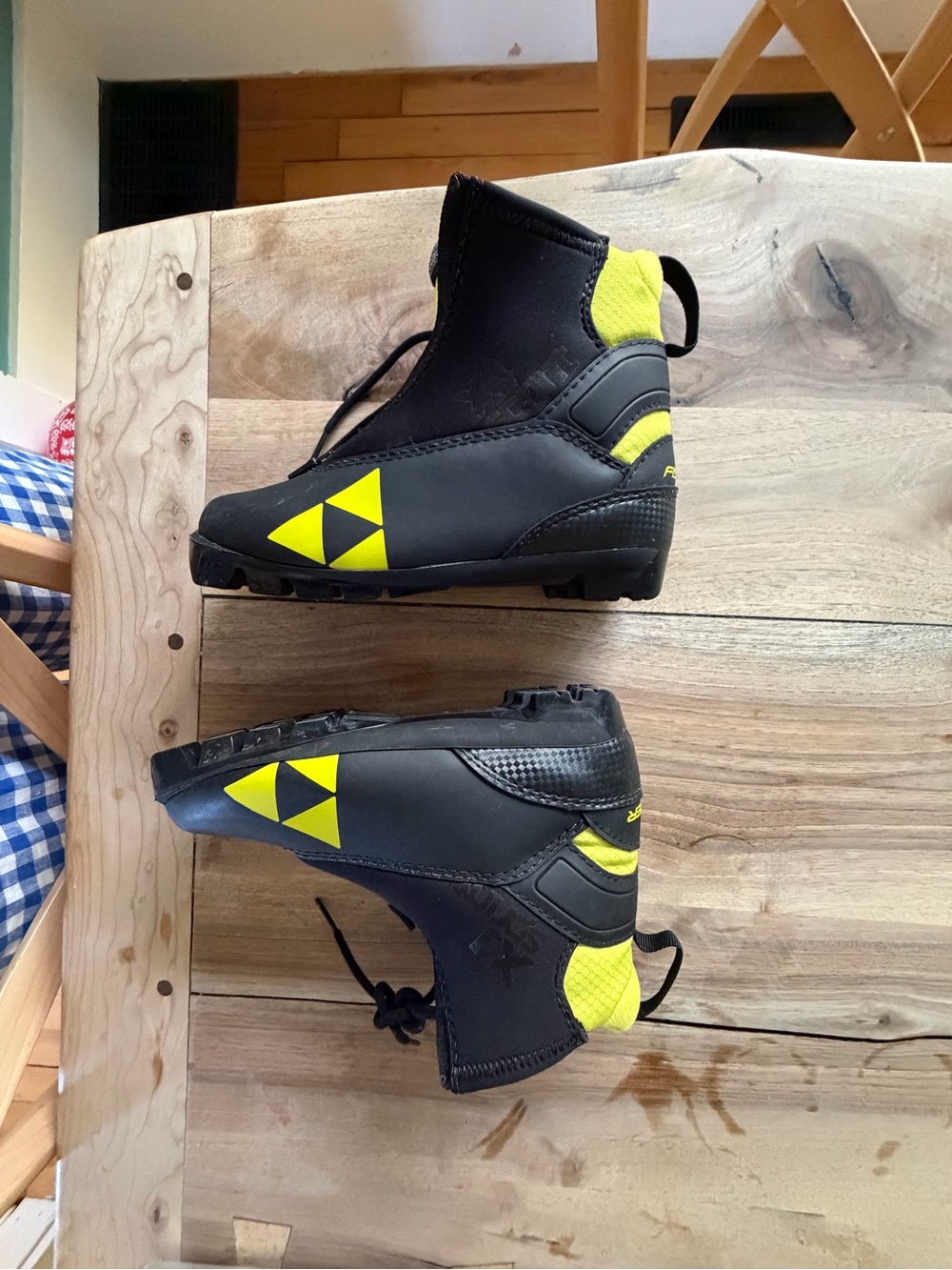 Kids X-country Black & Neon Yellow Cross-Country Ski Boots EU34 Fischer